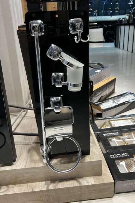 طقم إكسسوارات حمّام جداري كروم – مودرن (6 قطع)